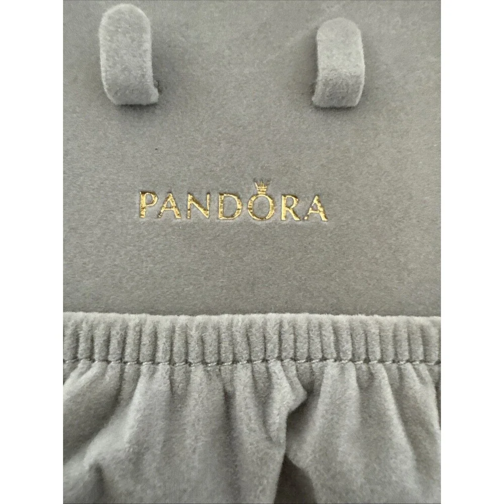 Pandora White Travel Jewelry Box Embossed Floral Gold Zipper Gray Lining